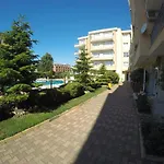 公寓 Vp Kamelia Garden 阳光海滩